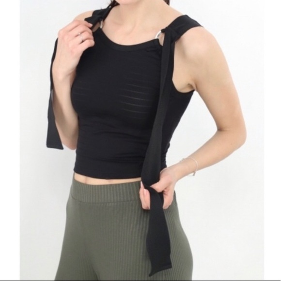 ZARA Adjustable Strap Stretch Top 🖤 - Picture 4 of 4